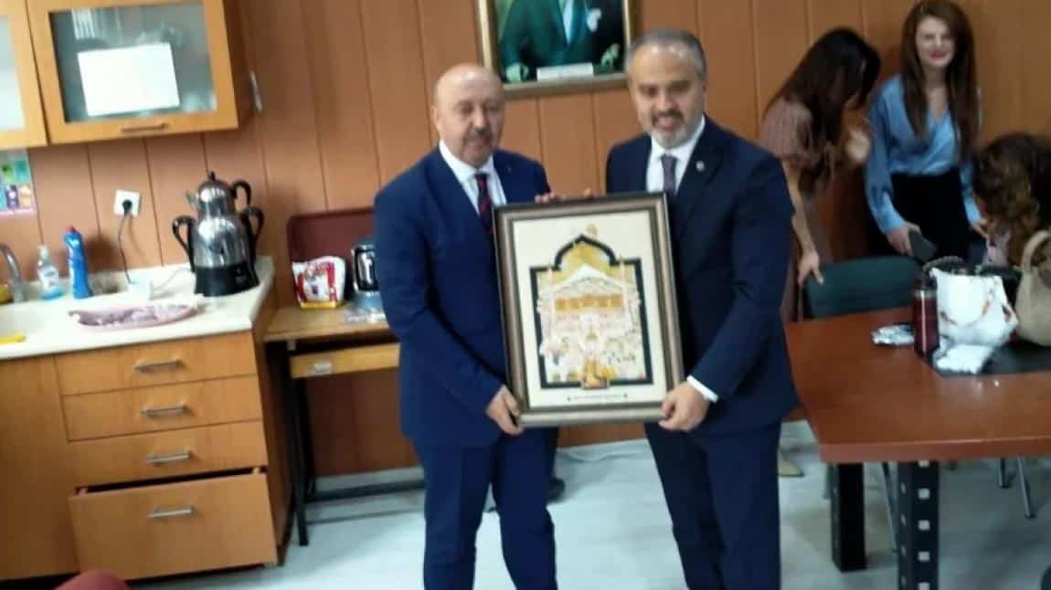 Bursa Büyükşehir Belediye Başkanı ve İl MEM Müdürümüz'den Okulumuza Anlamlı Ziyaret 